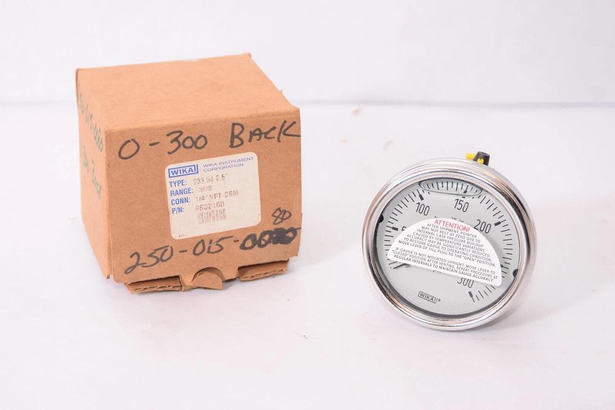 (NEW) WIKA 9832160 233.54 2.5" 300psi 1/4" Npt 0-300psi Pressure Gauge