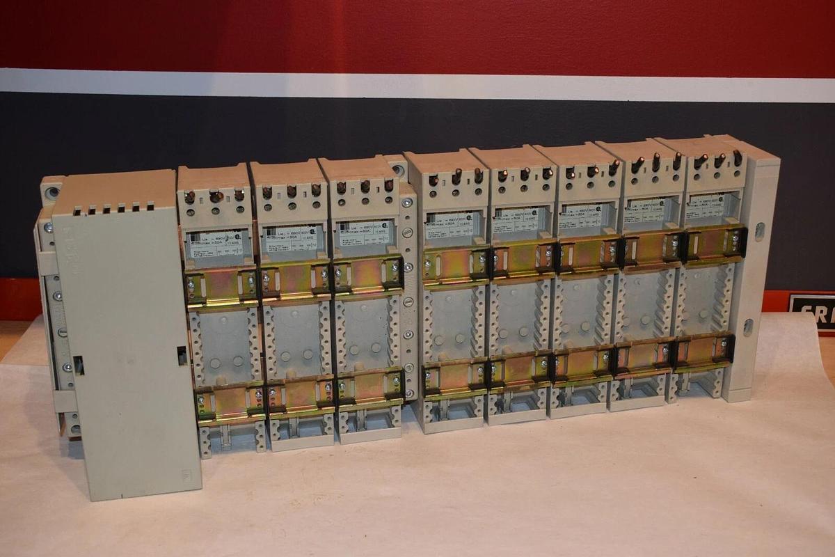 Used RITTAL RILINE BUSBAR SYSTEM SV3442 SV3041.000 250A 500V
