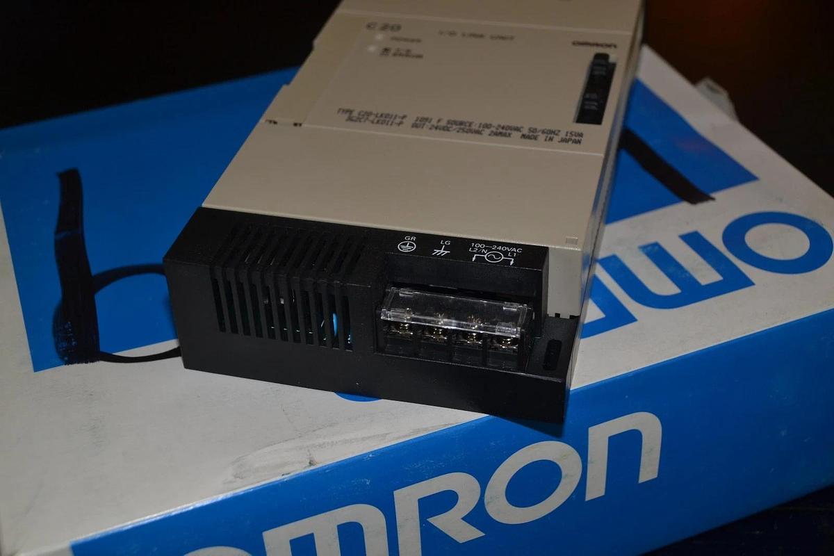 OMRON SYSMAC PROGRAMMABLE CONTROLLER I/O LINK UNIT C20 C20-LK011-P  NEW