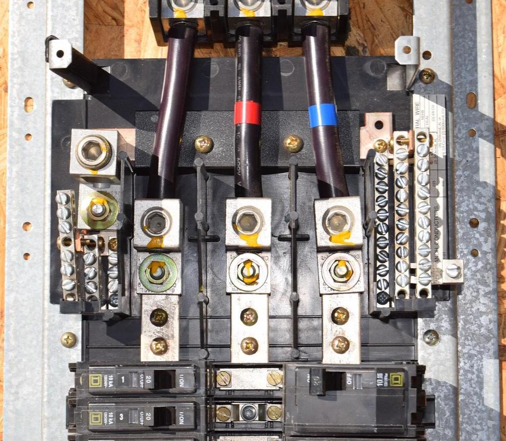 Used Square D 42 Circ 225A Main Lug Panelboard Interior NQOM442L225CNLB 20a 30a 3ph