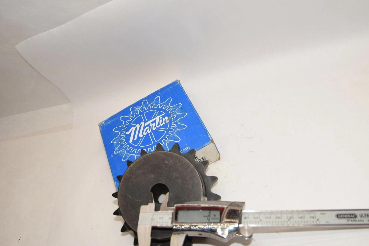 (NEW) MARTIN 60BTB18 18 Teeth 5/8" Bore Sprocket