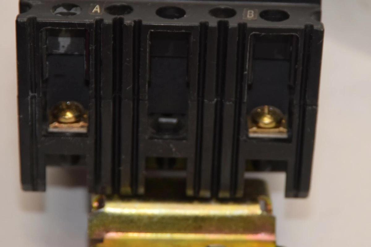 (NEW) SQUARE D FC24020AB 20A 20 Amp 20 A  Series 3 3P 480Vac Circuit Breaker