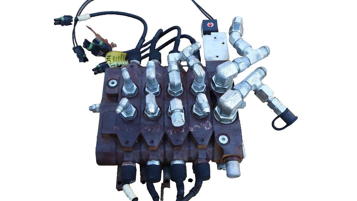 Used Altec 970128972 , DB5195.800 Hydraulic Valve Block