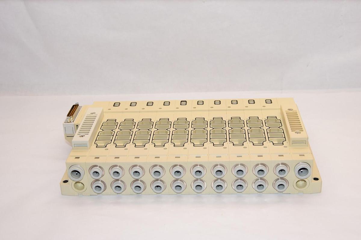 (NEW) SMC SS5V4-10FD1-10B-S-C8 Solenoid Valve Manifold