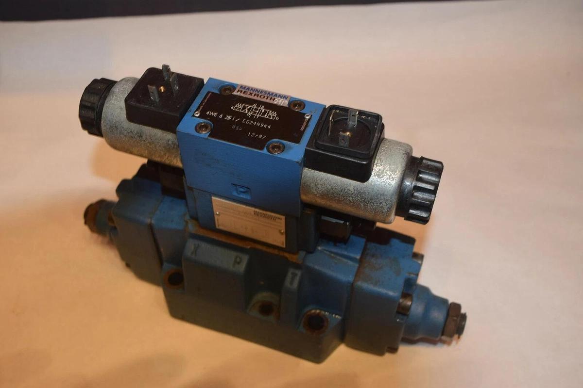 Used REXROTH VALVE WITH 4WE 6 J51/EG24N9K4, Z2FS 6-2-42/1QV & 4WEH 16 W5-61/6E