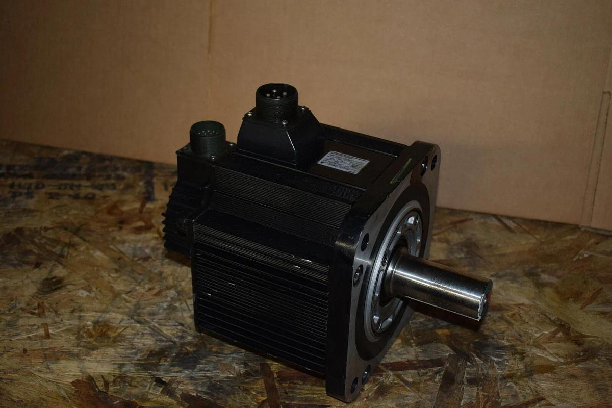 Used YASKAWA ELECTRIC AC Servo Motor SGMG-30ASABS  SGMG30ASABS 2900W 18.6 N~M