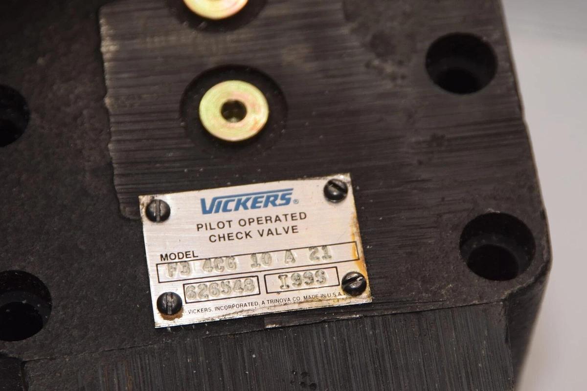 NEW VICKERS F3 4CG 10 A 21 , F3-4CG-10-A-21 , F34CG10A21 Pilot Oper. Check Valve