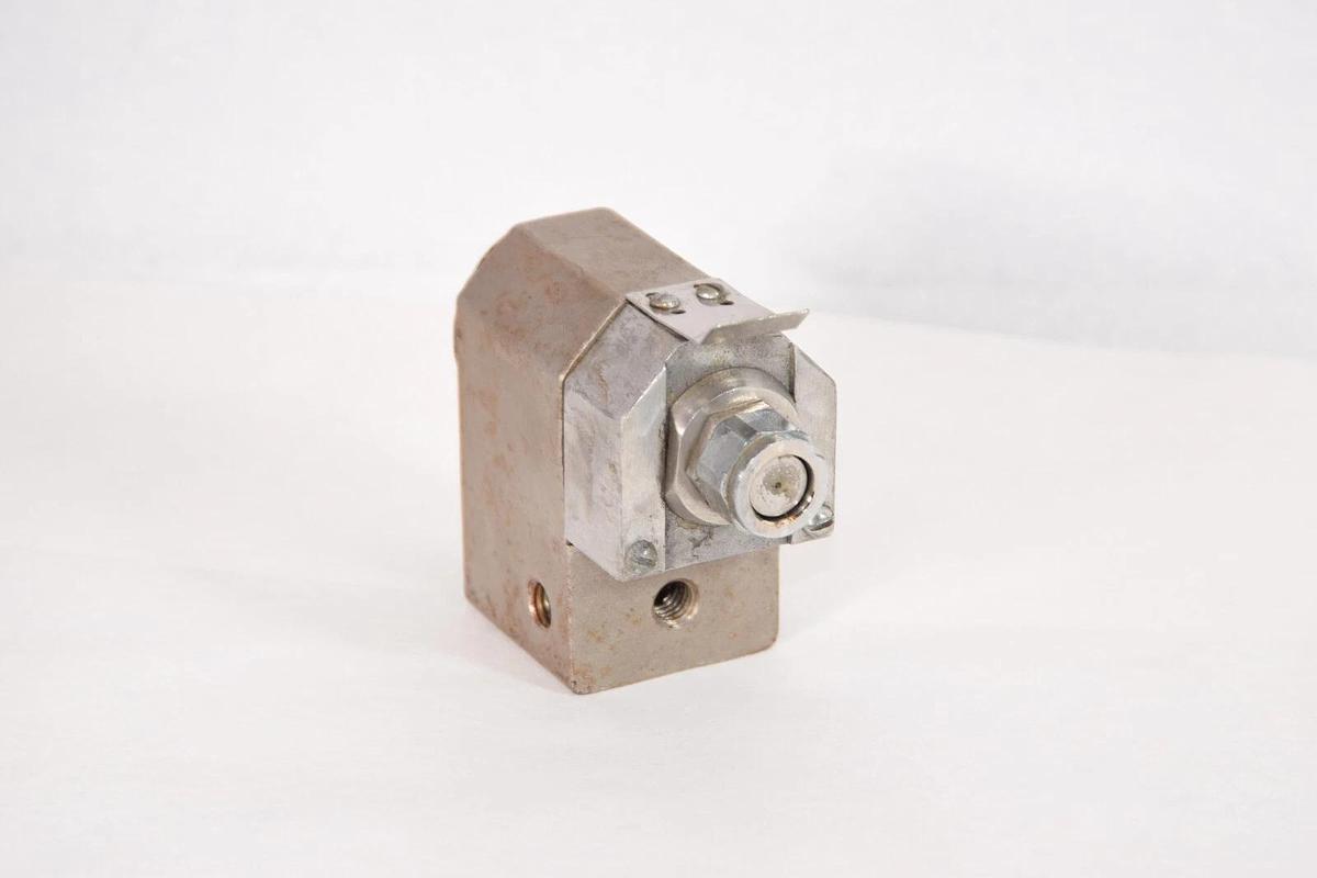 Used VALCO 703XX163 Model 480 10S/24Vdc  Solenoid Valve Glue Control Valve