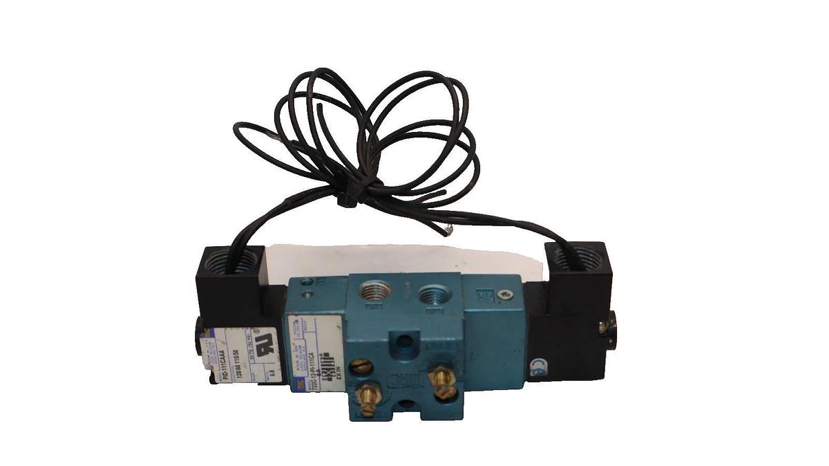 Mac Valves 722C-12-PI-111CA 4-Way Solenoid Valve With PID-111CAAA Valves (New)
