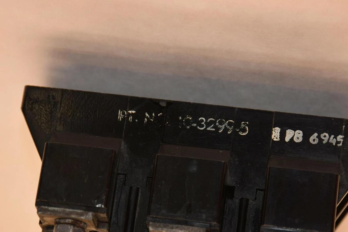 Used CUTLER HAMMER 10-3299-5 1032995 3 Pole Stop/Rest Relay