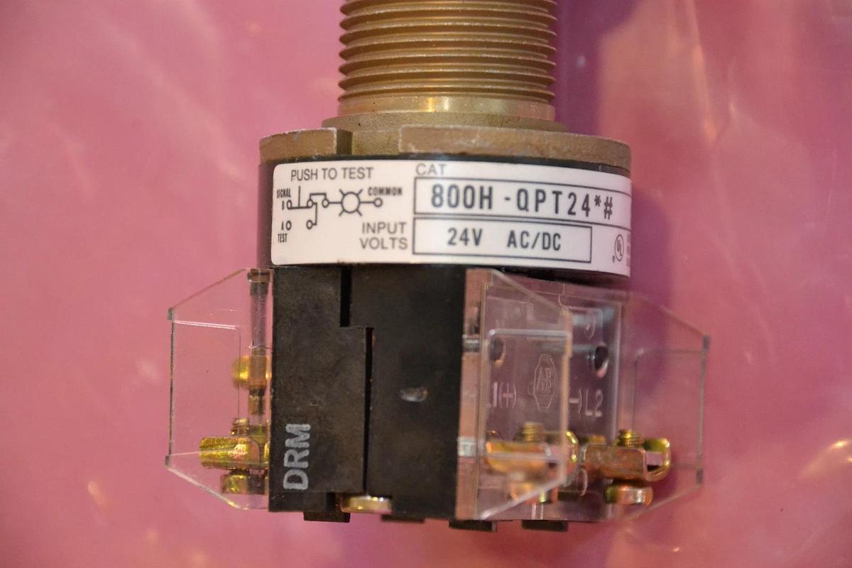 ALLEN BRADLEY Pilot Light 800H-QPT24O 800H QPT24 800HQPT24O ORANGE SER. C  NEW