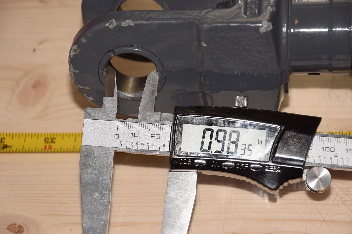 Wirtgen Group Hydraulic Cylinder 198391 G-2163851 23" stroke  34" long 1-1/2" R