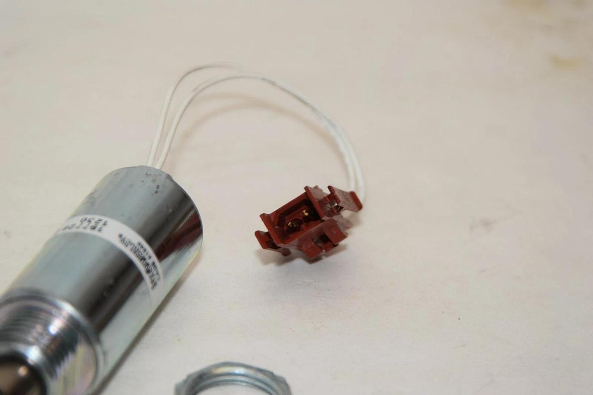 (NEW) SALA-BURGESS INC Cage 81840 197726-001 Solenoid