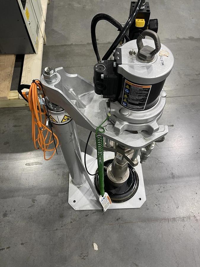 Refurbished Graco Check-Mate C11, M04LN0 Grease Dispensing Pump P11LCS, Pump 11:1