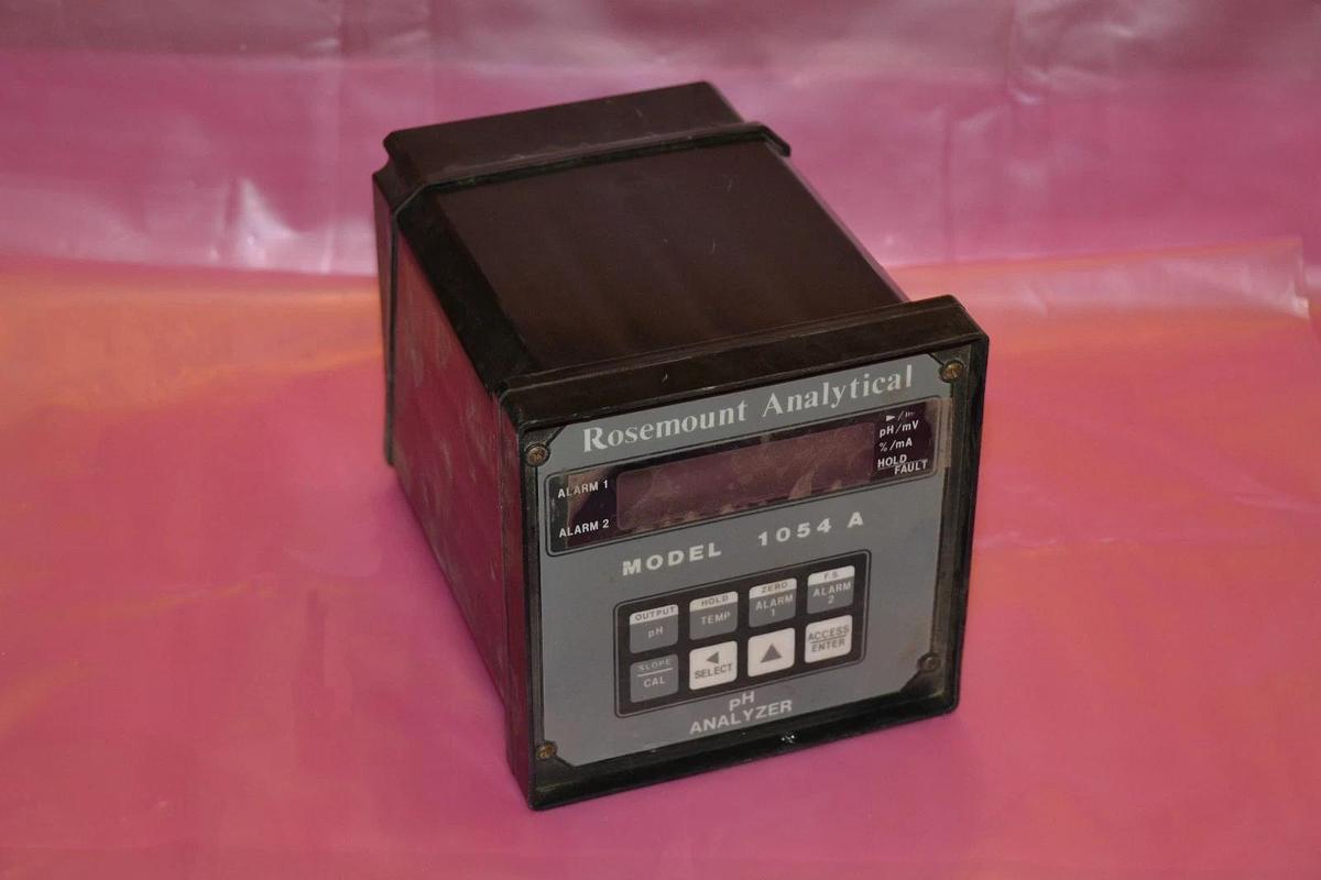 ROSEMOUNT ANALYTICAL PH ANALYZER 1054 A 1054APH 1054A