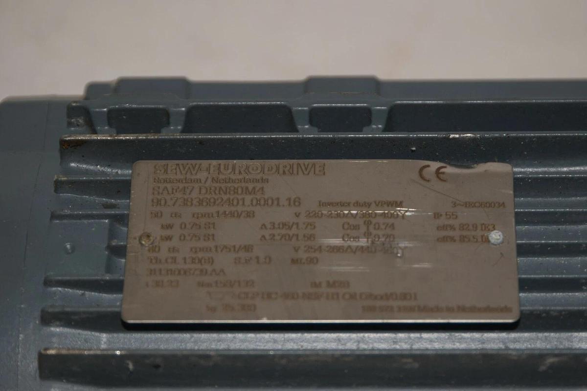 Used SEW-EURODRIVE SAF47DRN80M4  90.7383692401.0001.16  220 380V