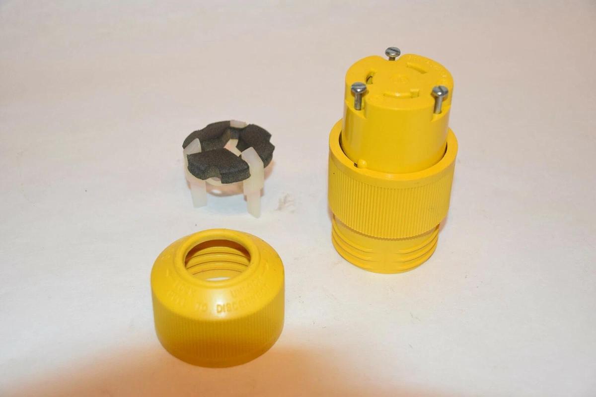 NEW GE GENERAL ELECTRIC L10 30A 125/250V FEMALE LOCKING PLUG