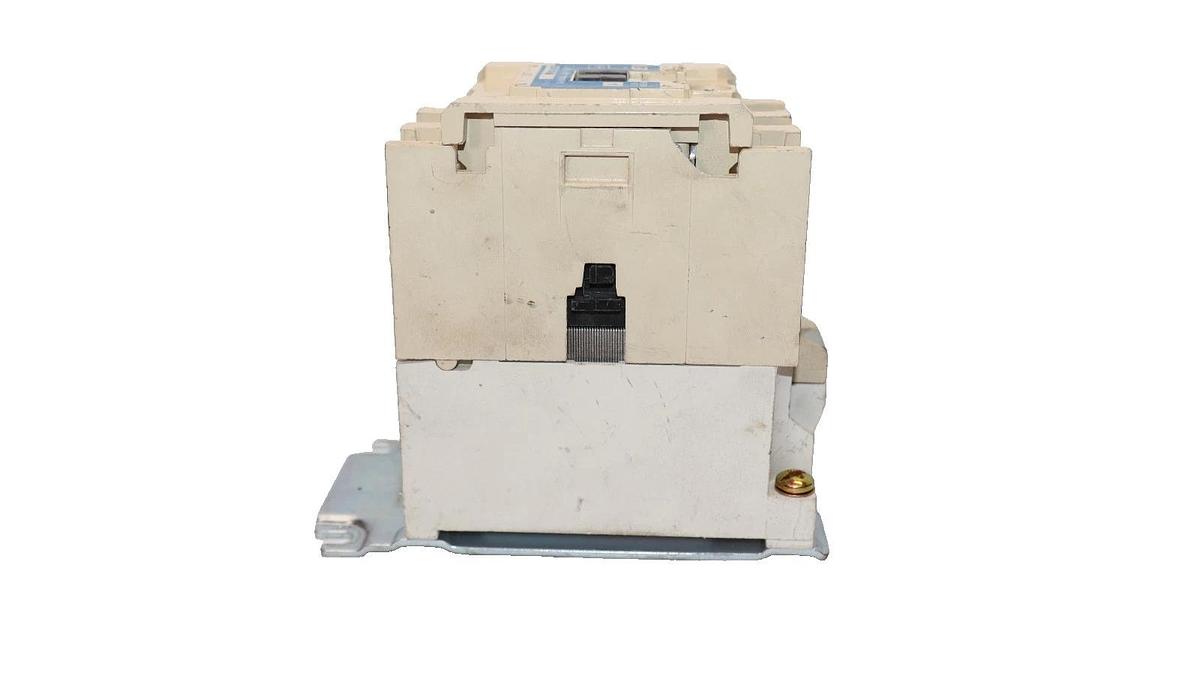 Cutler-Hammer Eaton Contactor CN15DN3 Size Sz 1 600V 27A 120v coil 3P CN15DN3AB