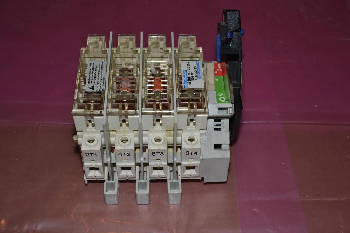 Used FERRAZ SHAWMUT FUSE BLOCK 30A 30 AMP A FBCC304SO