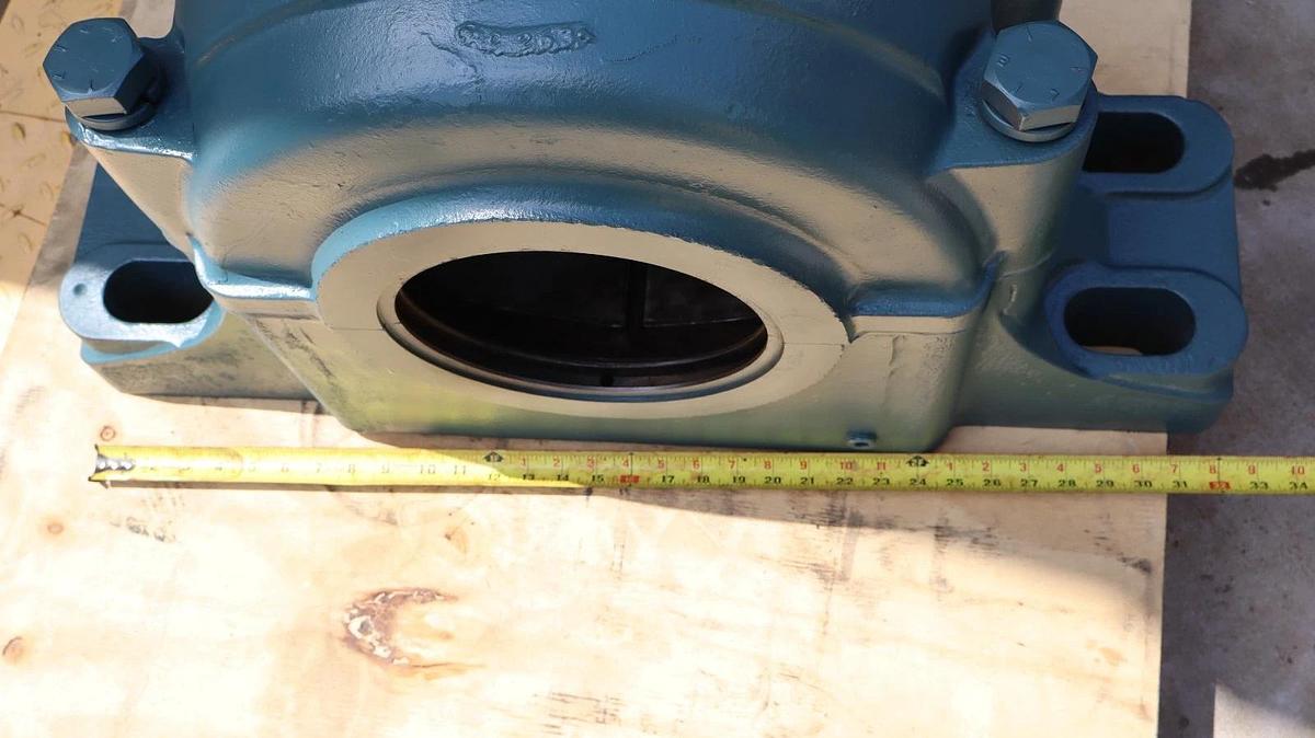 Dodge 4 Bolt Split Plummer Pillow Block Bearing HOUSING 8-5/16" C-7589-02661 NOS