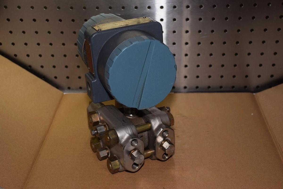 FOXBORO 823DP-I3S1NM2-AM 12.5-65VDC 3000psi ELECTRONIC TRANSMITTER NEW