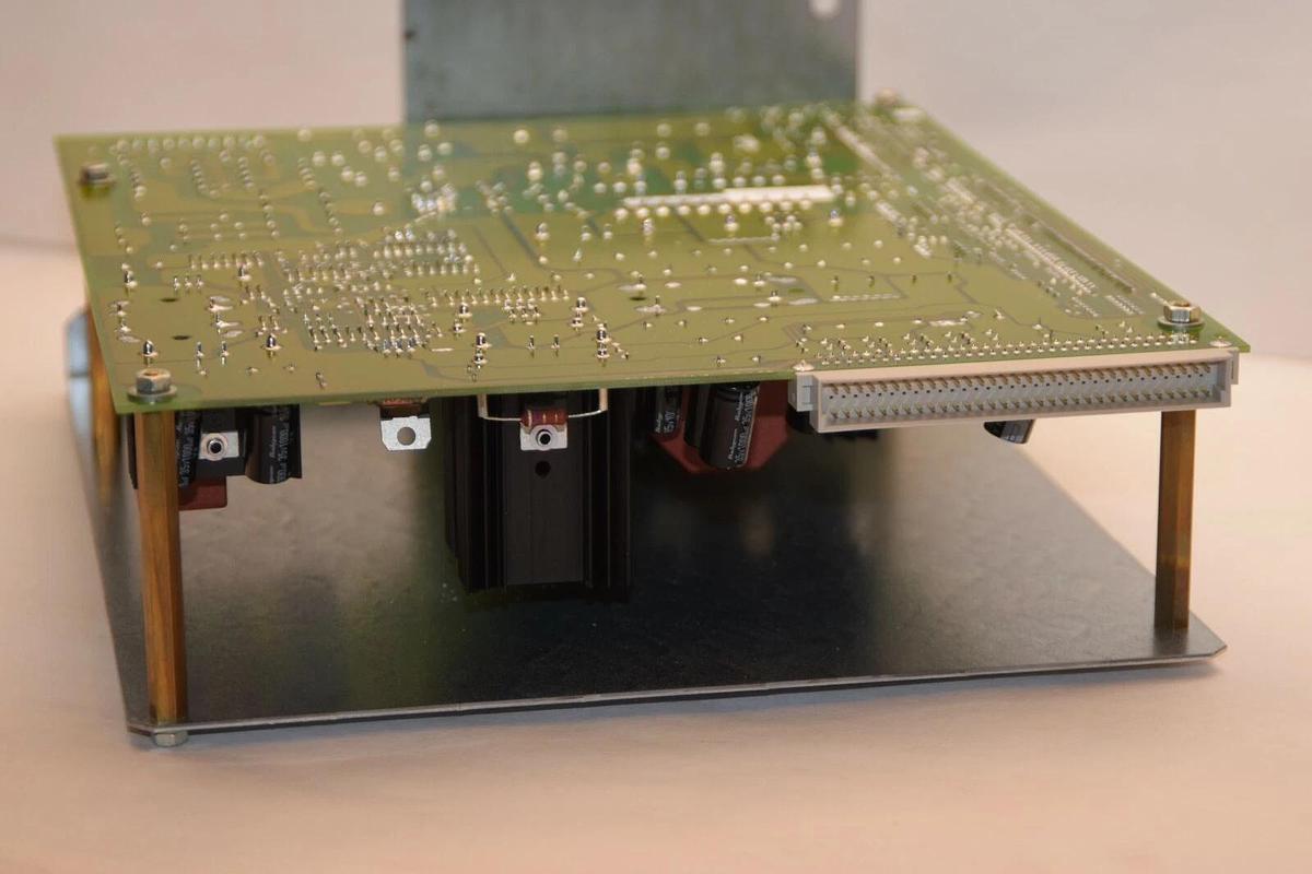 MERLIN GERIN MGE / ALEZ_US 6739904 72-132297-00 REV A00 PC Board