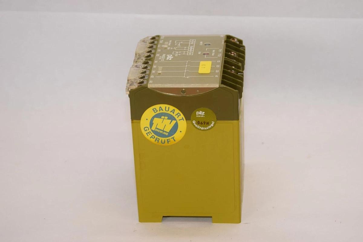 Used PILZ PN0Z/2/24v PN0Z PNOZ/2 24V 3A PN0Z/2/24v/3a,1r Safety Relay