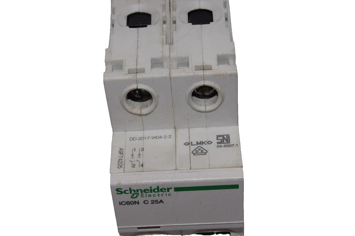 Used SCHNEIDER ELECTIRC iC60N C 25A iC60NC25A 2 Pol 2P 400V Miniature Circuit Breaker