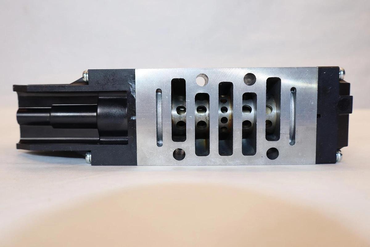 (NEW) SMC VS7-8-FG-S-1NM Solenoid Valve