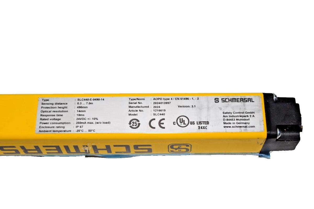 Schmersal Safety Light Curtain EMITTER  SLC440-E-0490-14 24VDC (New)