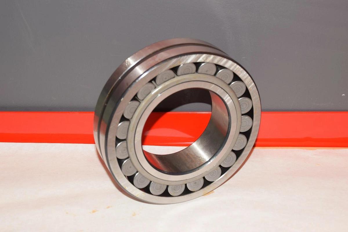 NEW SKF 22220 E/C4 SPHERICAL BEARING    22220E/C4