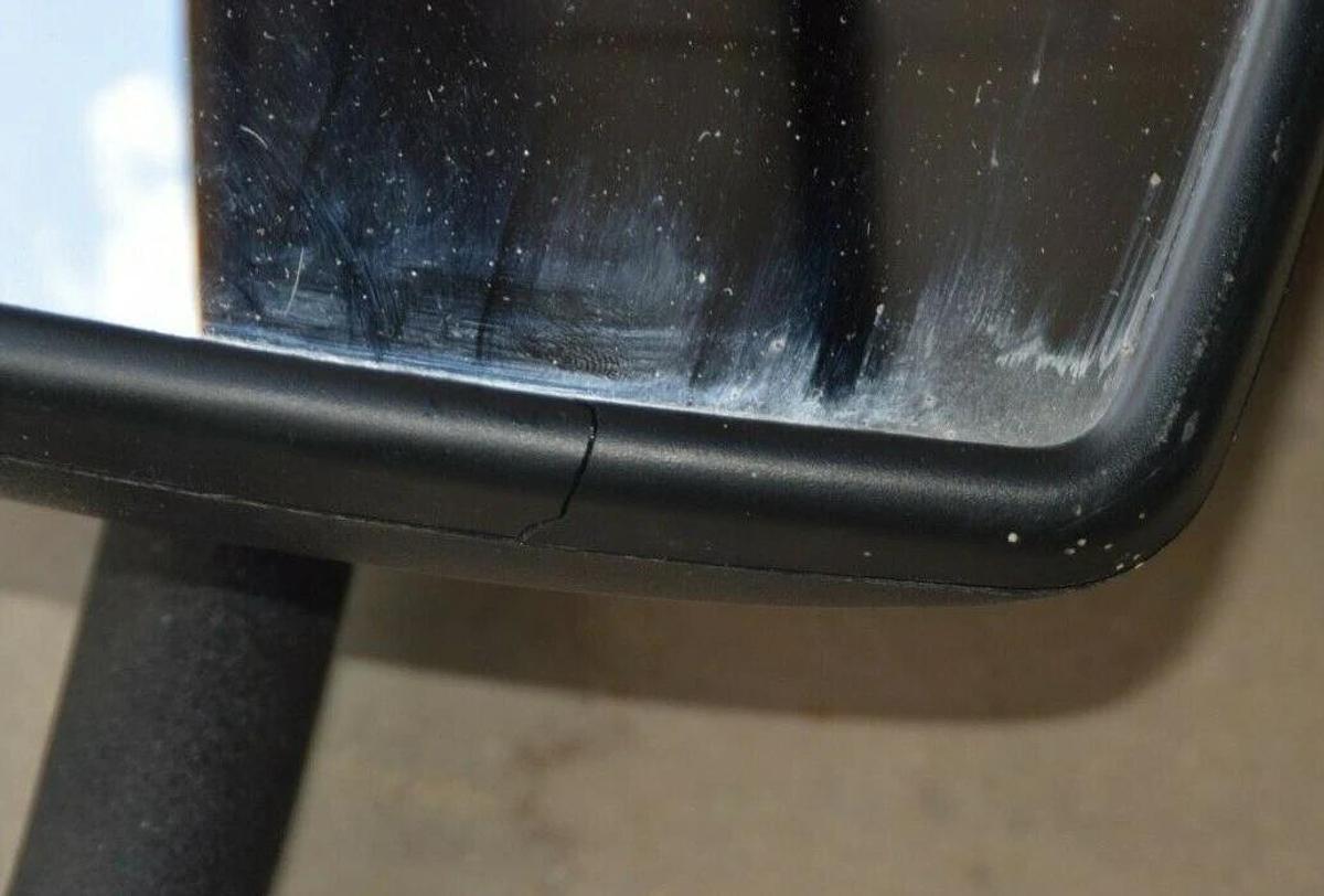 Used INTERNATIONAL 3561588C98 594052004MX BLK RH Manual Mirror Assembly Cab/Door