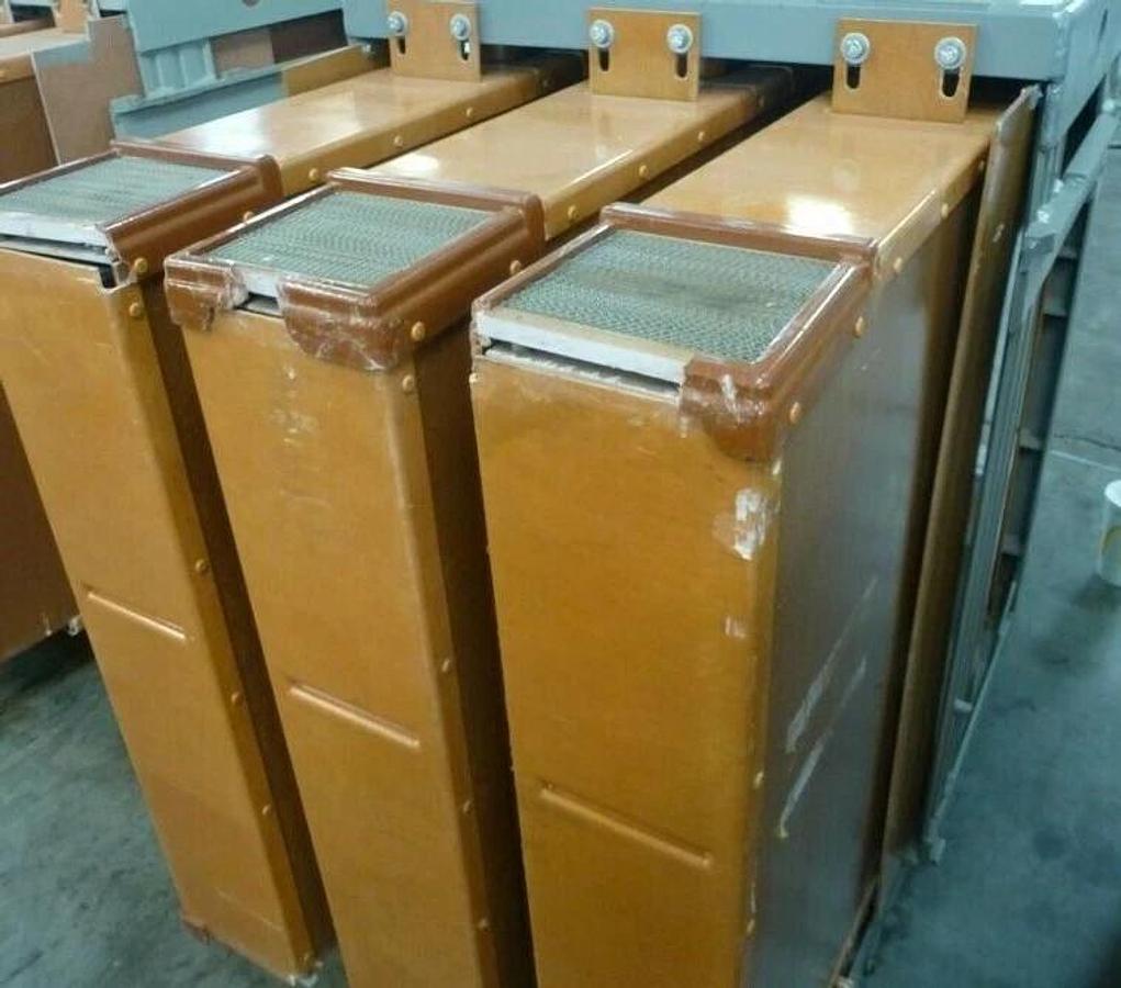 Used GE MAGNE-BLAST AM-13.8-750-6C Circuit Breaker 1200A 15KV 1200 Amp 1200Amp