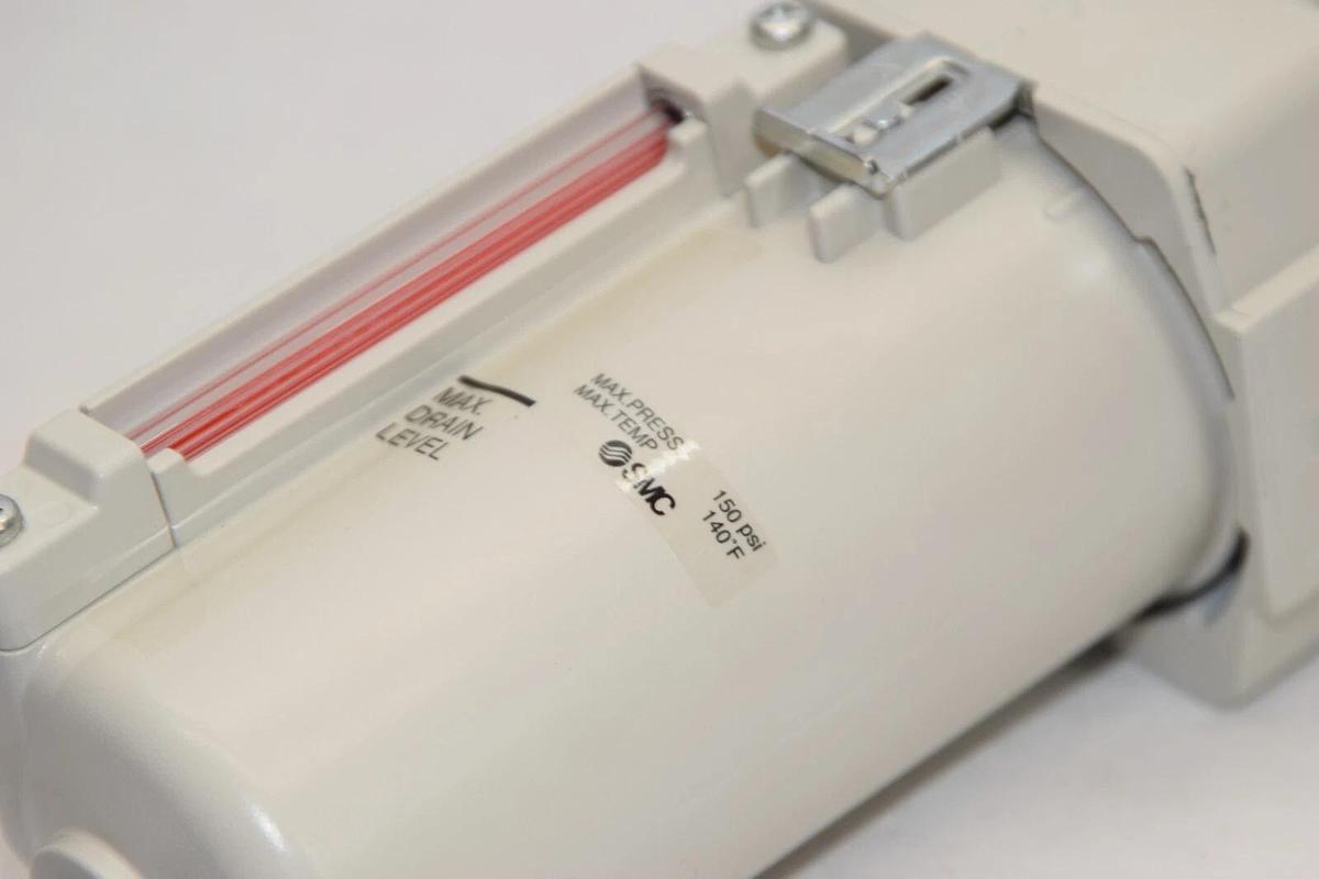 (NEW) SMC AW40-N04EH-8Z-B 7-125psi Filter / Regulator W/Retainer Nut