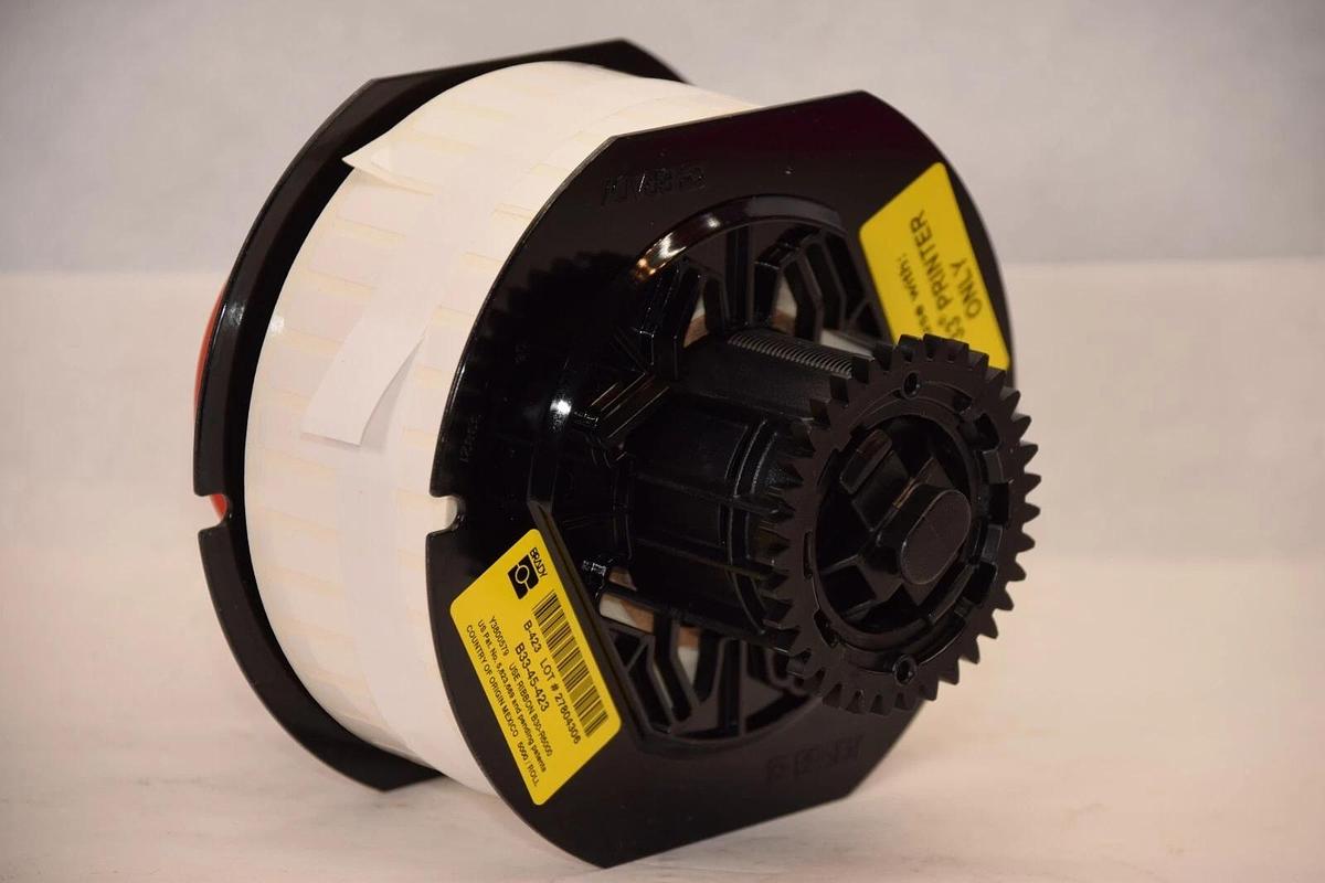 (NEW) BRADY B33-45-423 1.50" x 0.25" White Workhorse Labels