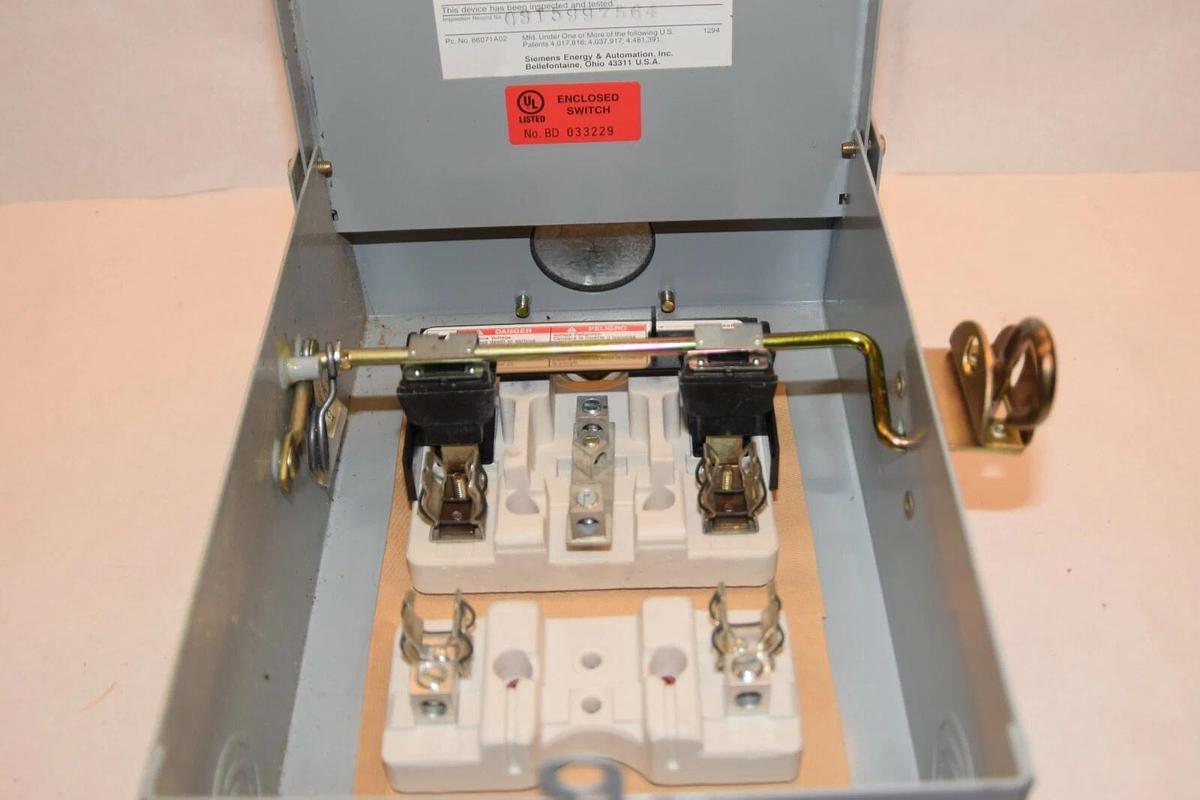 SIEMENS NR322 3R Series B 60A 60 Amp ITE Enclosed Fused Switch (NOS)