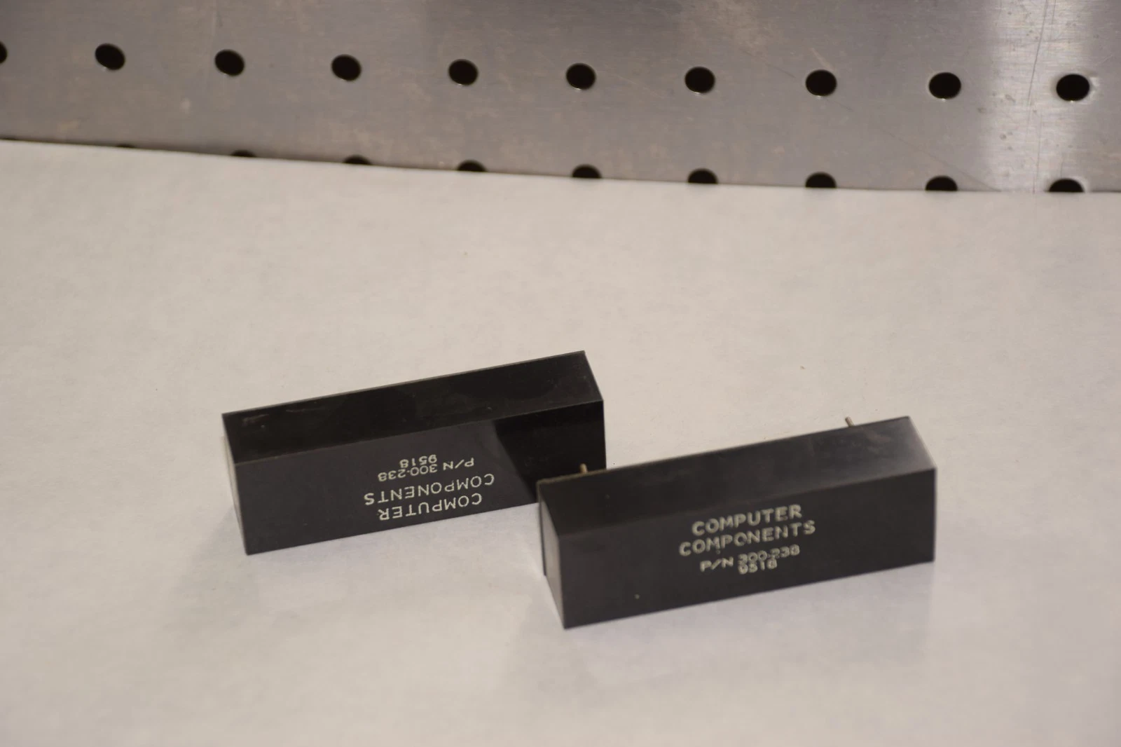 (LOT OF 2) COMPUTER COMPONENTS 300-238 300238 RELAY NEW