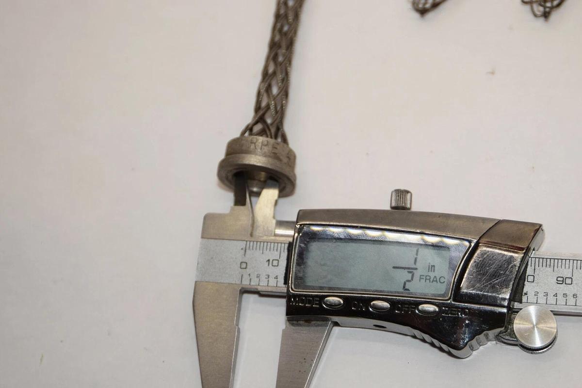 (NEW - Lot 4) RPE 417-115 RPE417-115 1/2" App. 5.5" Strain Relief Grip Cord