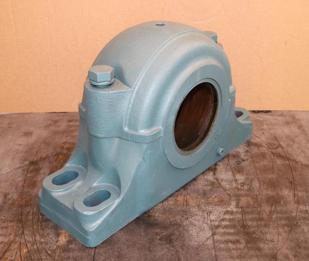 Dodge Pillow Block HOUSING 4-Bolt 041223 4-15/16" - 5-1/4" Cast Iron (NOS)