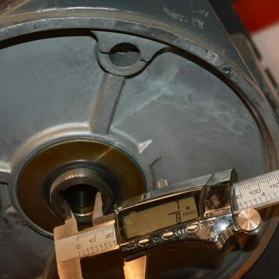 US Motors Torqube QC37 Gear box 37 frame 3 HP 40.1 ratio 3300in lb Speed Reducer