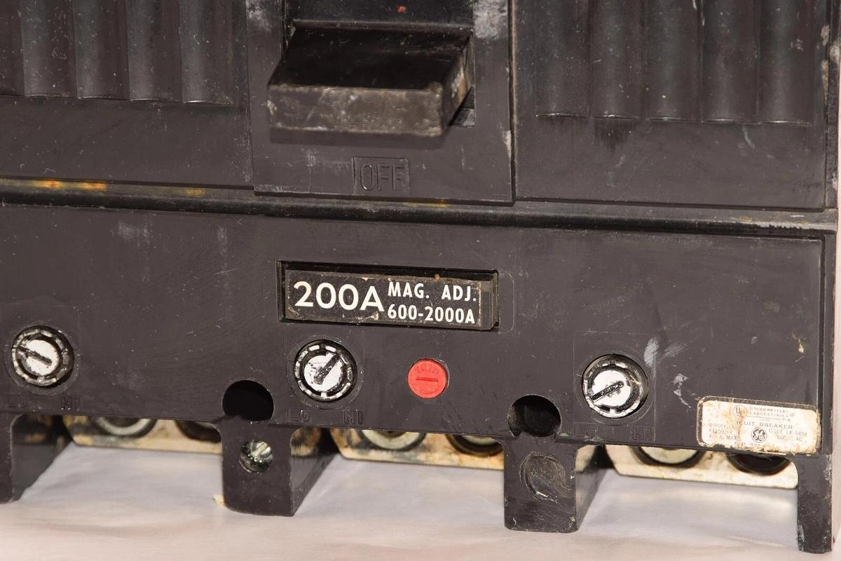 Used GE / GENERAL ELECTRIC E1159L-R 225A Circuit Breaker 3P 600Vac W/ 200A Trip *Chip