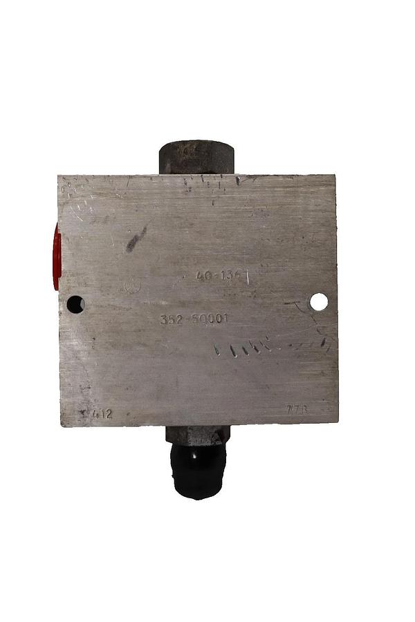 Used Weco 352-50001 Altec Flow Divider 40-136