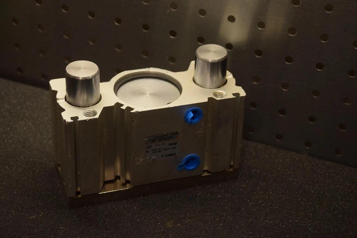 SMC NGQM50TN-10  PNEUMATIC GUIDED CYLINDER 50MM BORE