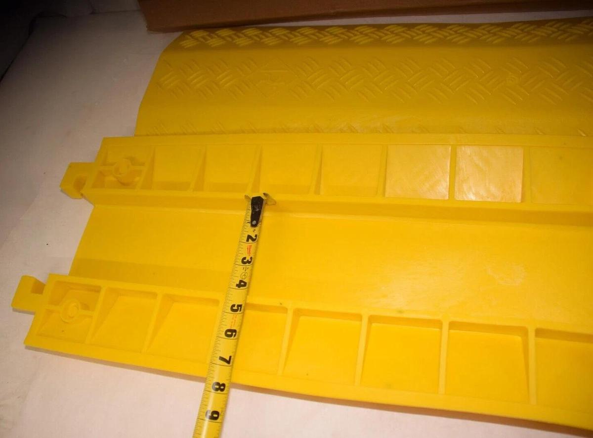 (NEW - Lot of 2) PYLE PCBLCO22 , PCBLC022 36" Cable Protective Cover Ramp