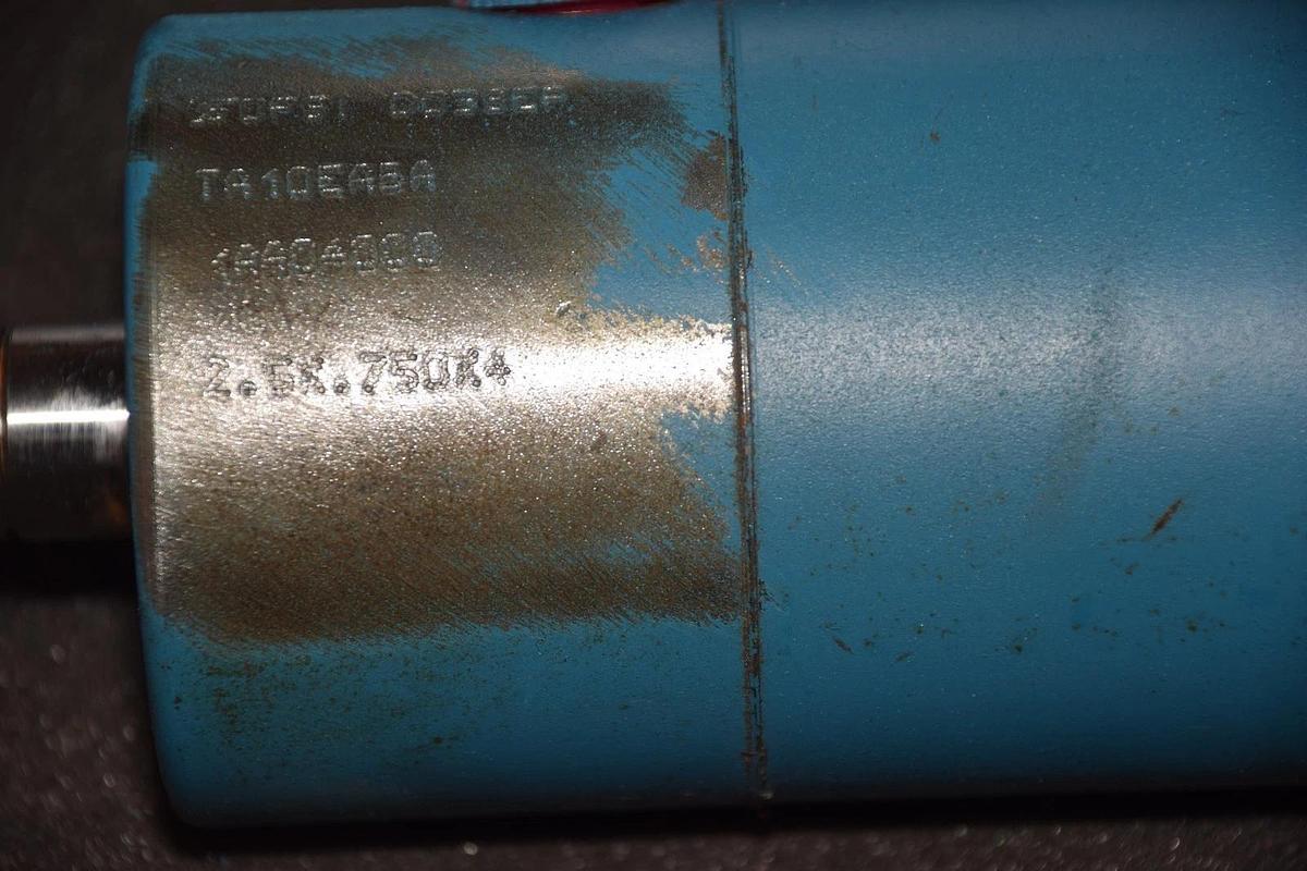 VICKERS Cylinder  TA10EABA, TA10EA5A,  2.5 X 750X4, 2.5X.750X4  NOS