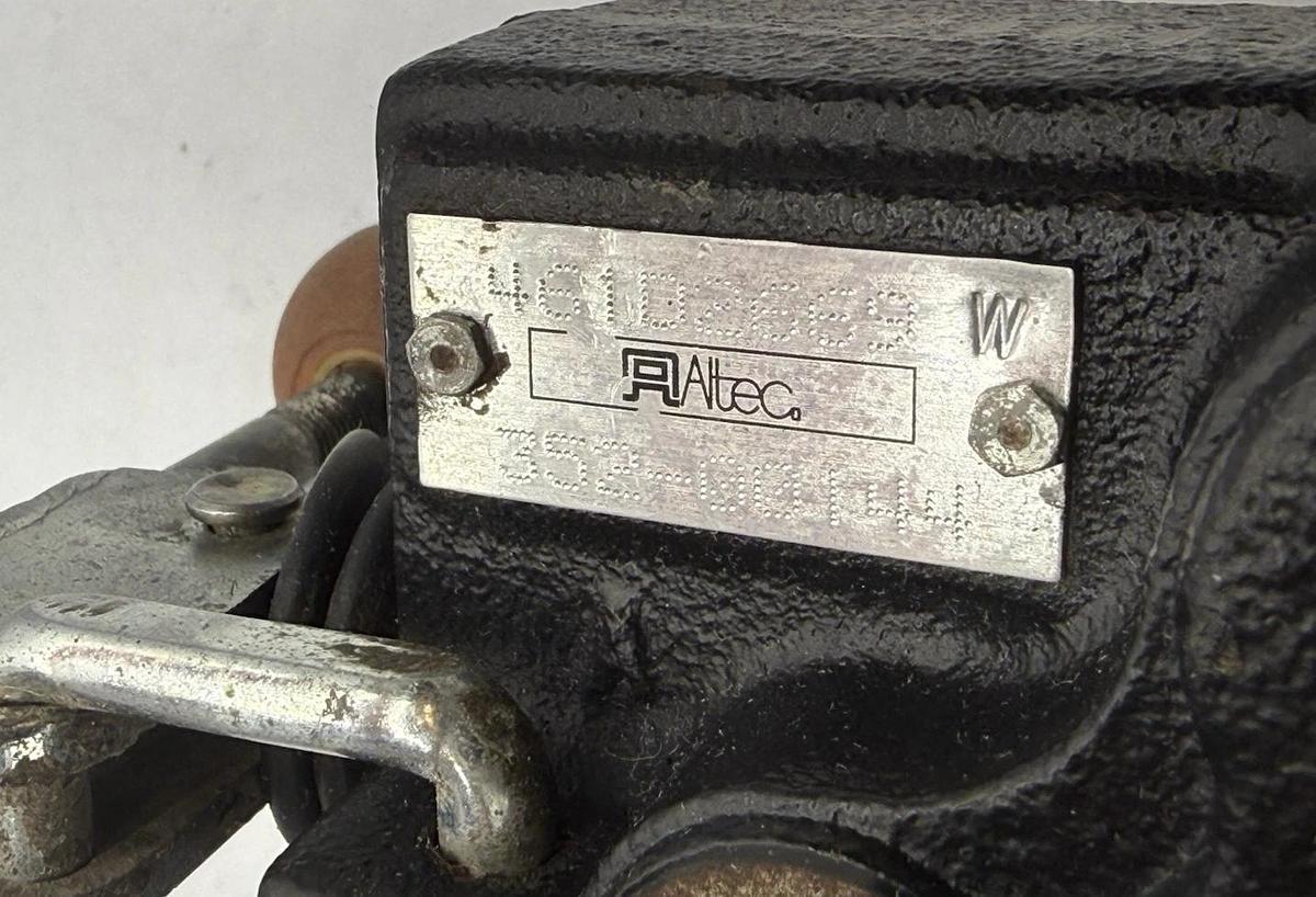 Used Altec 352-00144 Valve Body 461d2669 W Parker Hydraulic Control Valve 1 spool