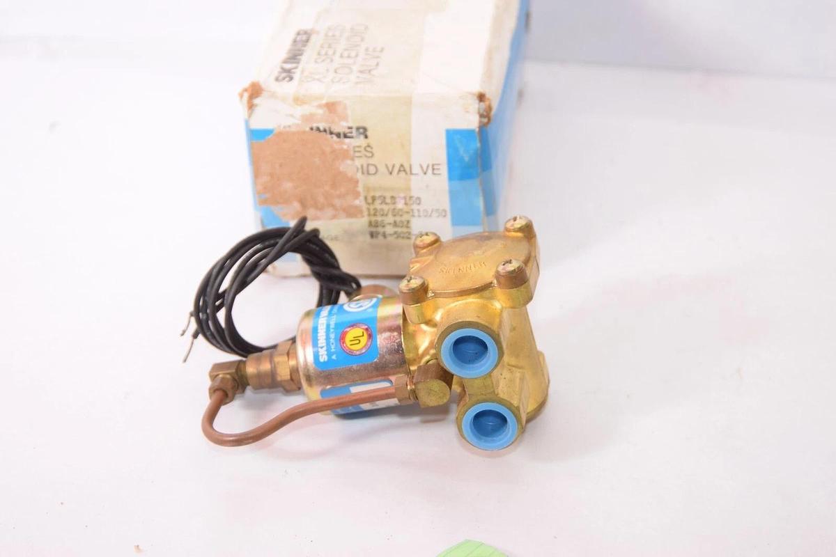 (NEW) HONEYWELL / SKINNER LP5LB3150 Solenoid Valve 3-Way 120V 10-150 PSI 3/8"