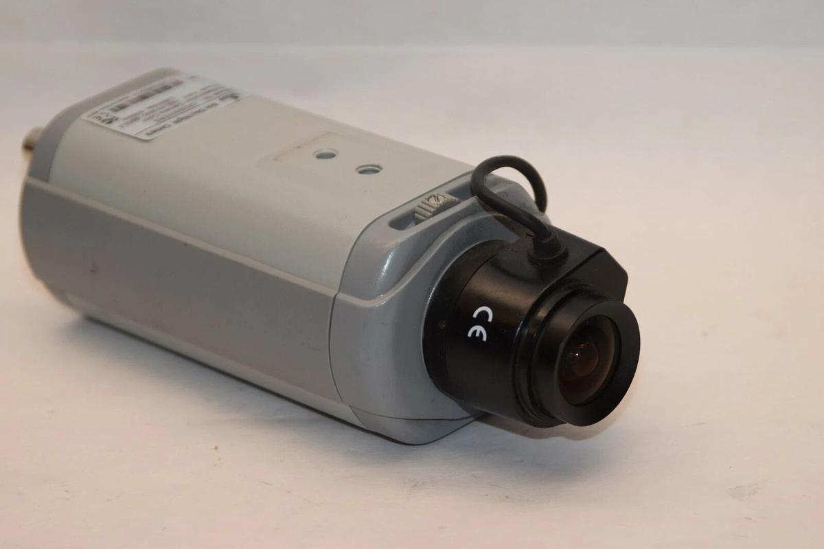 Used VEW CR3SNWDRS 12Vdc 24Vac 2.88W 50/60Hz CCTV Lens Box Day/Night Camera