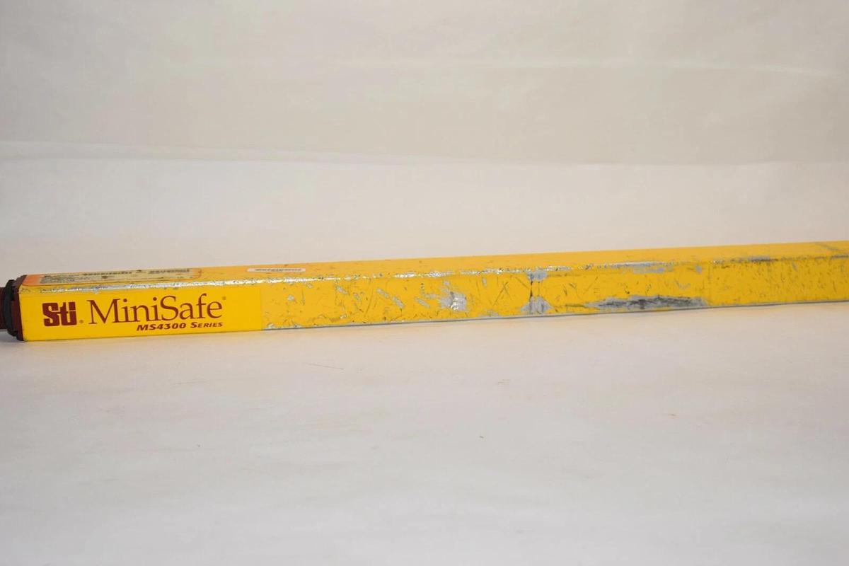 Used STI MS4324BR 42672-0240 Range 1-30' MiniSafe Receiver Light Curtain