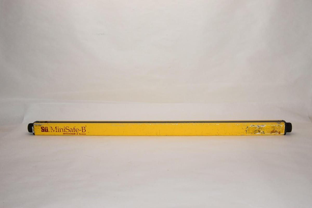 Used STI MS4324B-2 Range 30' MiniSafe 24" Transmitter Light Curtain
